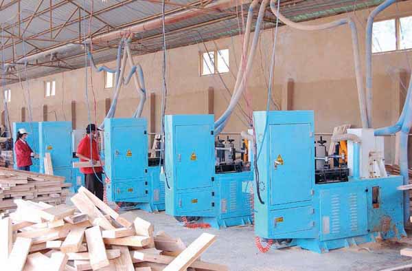 Sauna Zhongye îmbunătățește linia de producție inteligentă Echipamentul nou dă putere inovației tehnologice de procesare Sauna Zhongye îmbunătățește linia de producție inteligentă Echipamentul nou dă putere inovației tehnologice de procesare